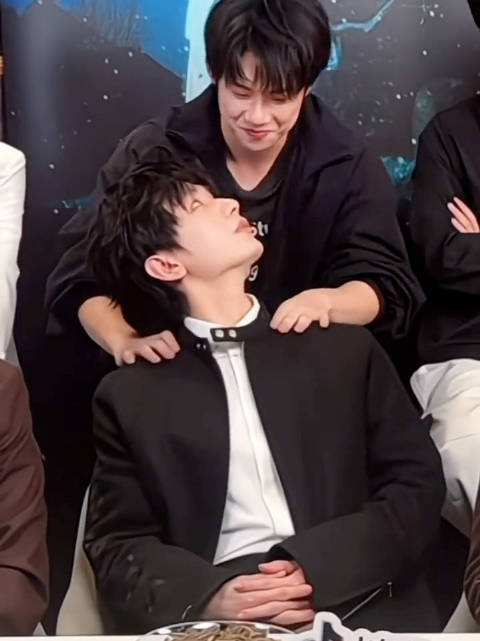 戏里戏外周奇和成毅都很有默契，俩人同框太有画面感了！