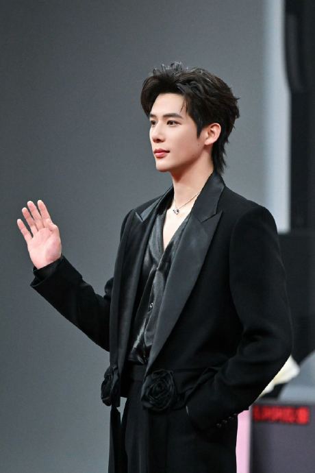 王安宇加盟东方卫视跨年盛典，12月31日共迎2026