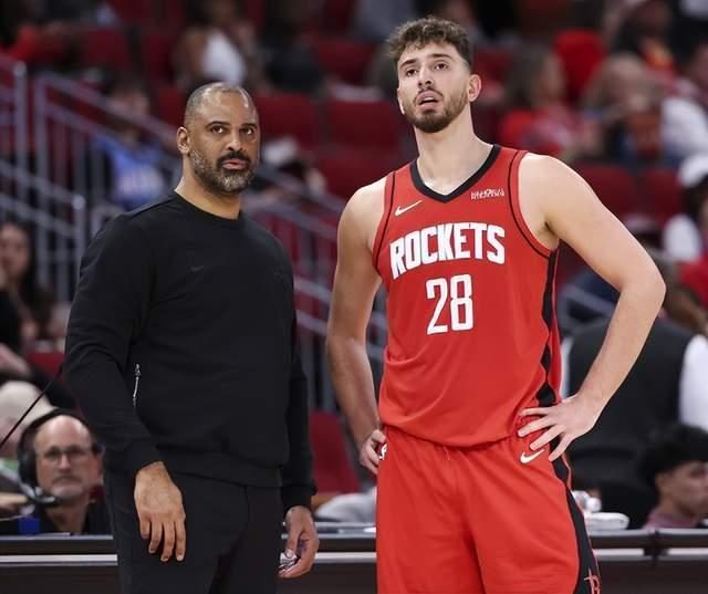 杜兰特钦点双星合砍50分，谢泼德爆发拯救火箭，乌度卡用人僵局会否就此打破？