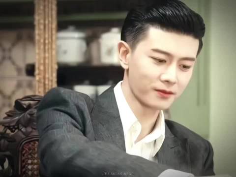 任嘉伦李纯互动甜度爆表，跨年热梗引热议