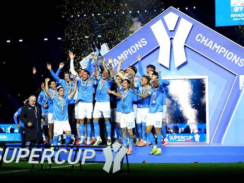 那不勒斯击败博洛尼亚赢得意大利超级杯，大卫·内雷斯梅开二度