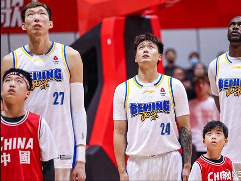 杨鸣被罚下！辽篮白丢6分，输北京虽败犹荣，陈盈骏连续3场暴走