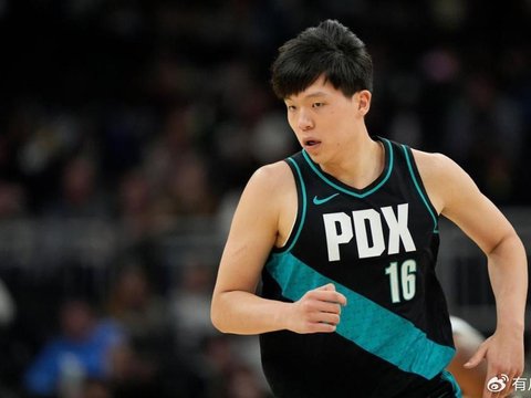 杨瀚森连续四场未登场！2K值为70 名嘴建议提升防守端预判和速度