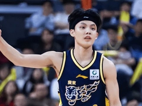 广东签萨林杰赚大发了！球球强解统治关键时刻，搭配徐杰收割比赛