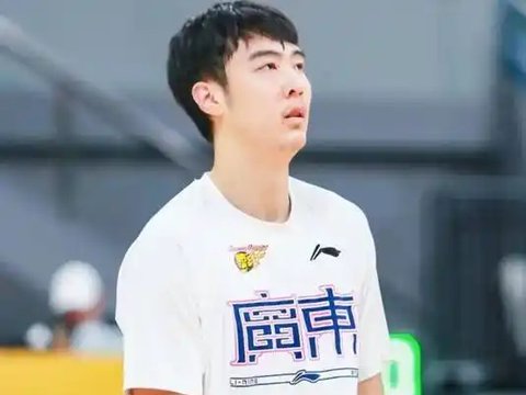 胖到250斤，张明池官宣，正式签约，新球队曝光，薪水5位数