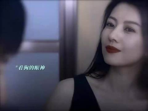 岁月从不败美人，没有科技感的脸看起来也太权威了！