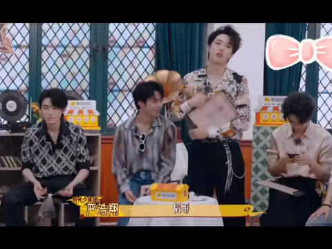 三分钟笑了不下三次哈哈哈尤其中间真源那段明明在跑男超级腼腆的