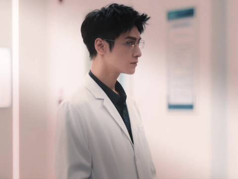 罗云熙首演法医齐思哲，悬疑剧剥茧以科学破案