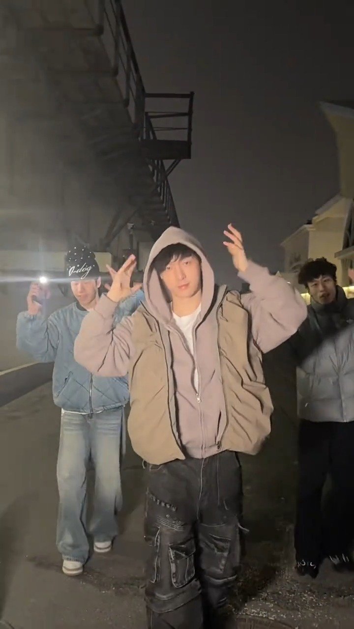 张艺兴没事走两步，长沙小鸳鸯，梗王