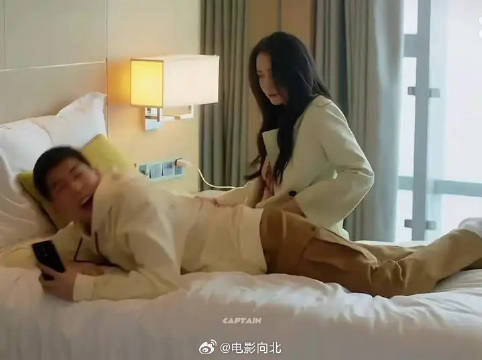 谁家的？这么会演戏的狗勾～ 毫不夸张