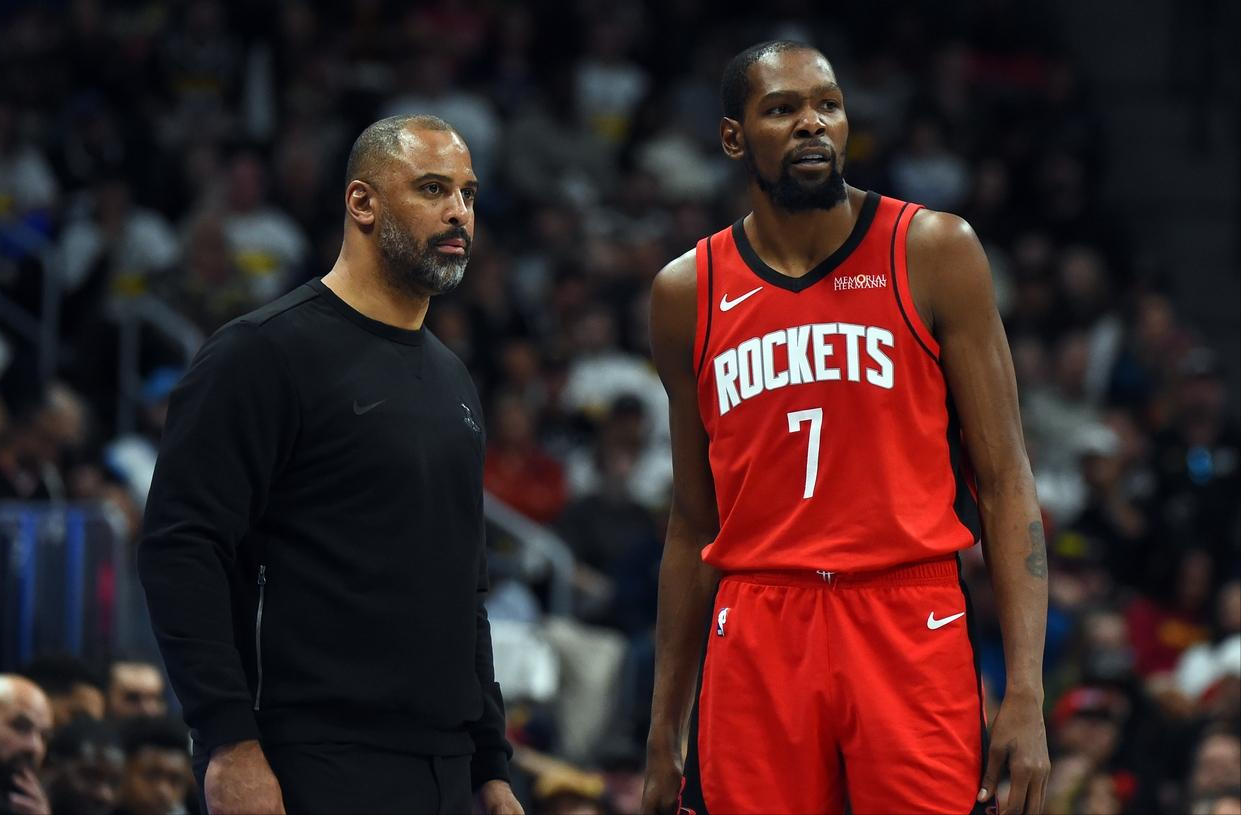 火箭赢球后，三方都在夸一人，杜兰特风范十足，乌度卡重申一事