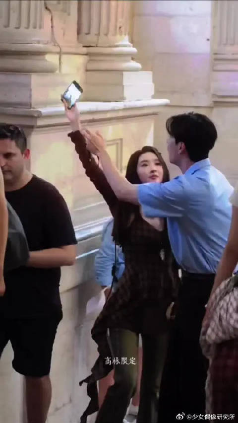 我好像误入偶像剧现场了