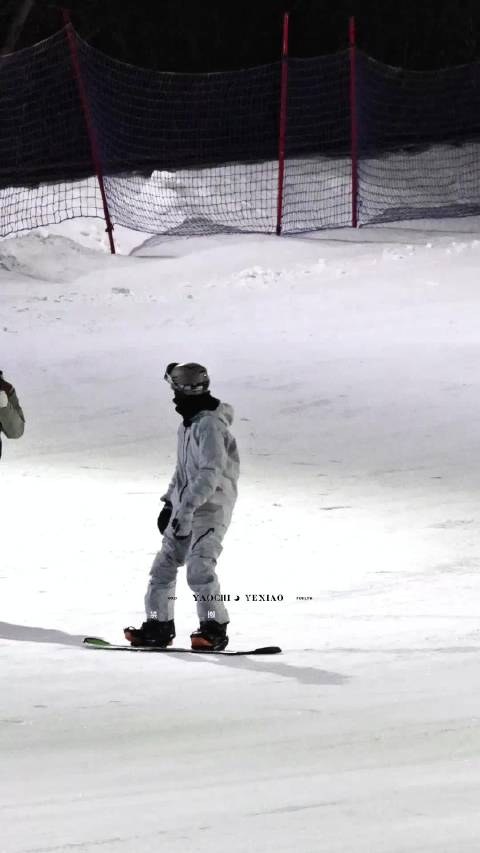 刘耀文晒撒娇小斗视频萌翻网友