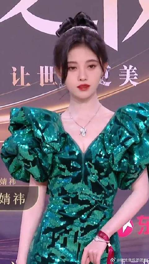 这两次的红毯造型封神太绝了