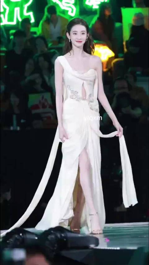 张艺凡星光大赏