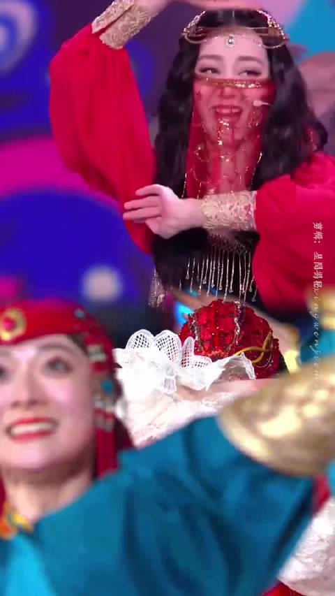 迪丽热巴新疆舞成长对比