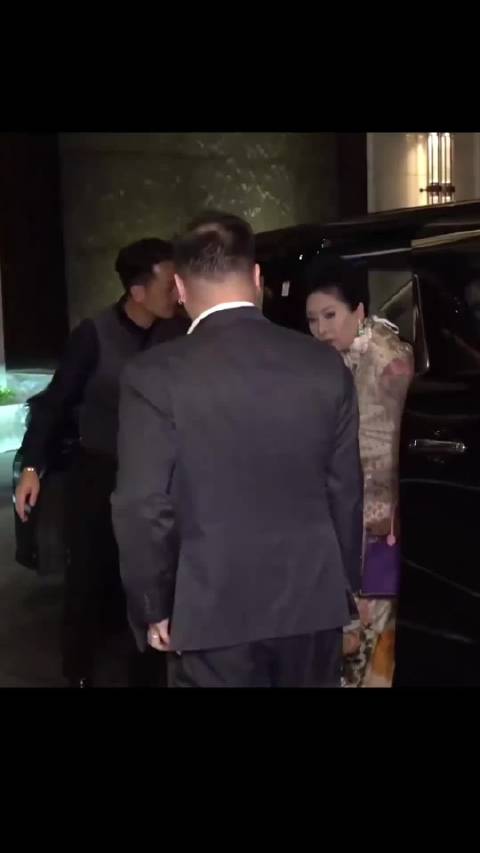 向太陈岚谈香港富豪节俭传统，称李嘉诚从塑料花起家