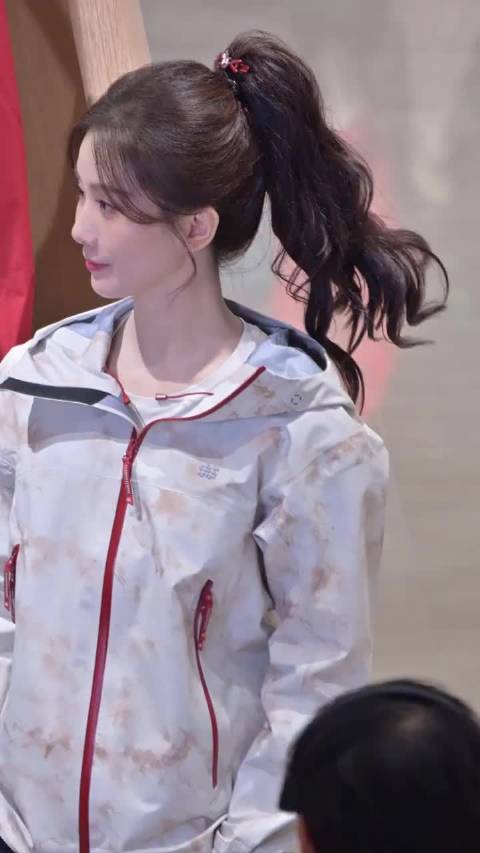 刘诗诗深圳线下活动路透，元气高马尾也太可了 原视频直出 超白超小超好看!