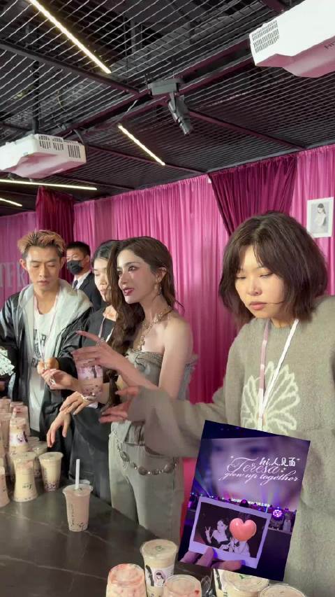 路人实拍迅猛龙