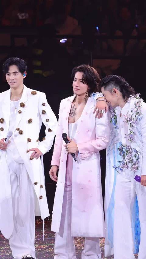 阿信认证：三位冻龄男神