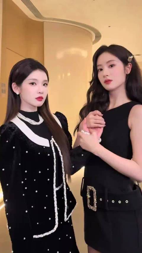 zmy张淼怡剧集哑舍 zmy张淼怡缪彤 『抖更』25.12.23 是抱不掐