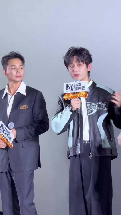 成毅很感谢刘奕君和王劲松两位老师的帮助！