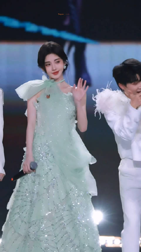 鞠婧祎凭自身努力成功上岸