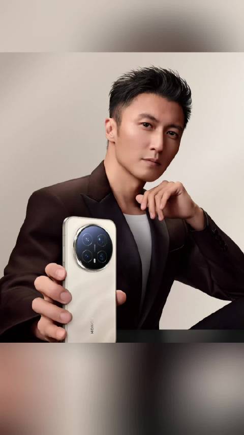 谢霆锋进化演唱会周边画册受热捧，粉丝盛赞质感清晰