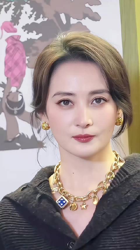 蒋勤勤婚姻滋润显年轻，吴越单身生活显皱纹