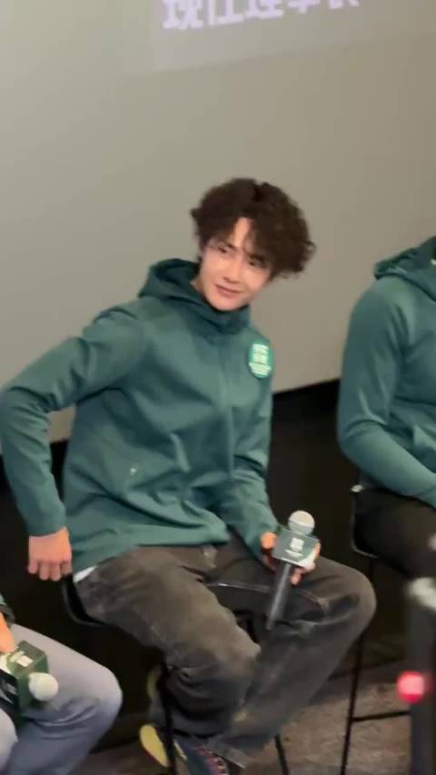 王一博追风者 我也很骄傲 笑得真好看