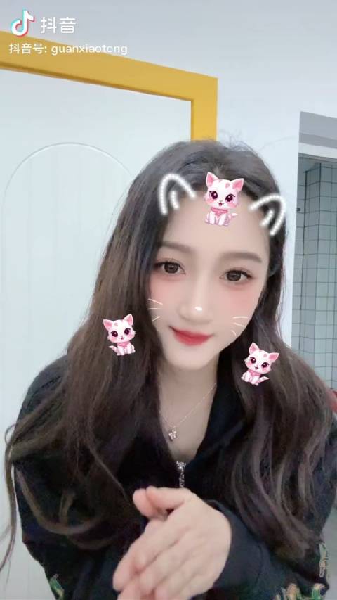 关晓彤发博表白你是日月星辰过目难忘