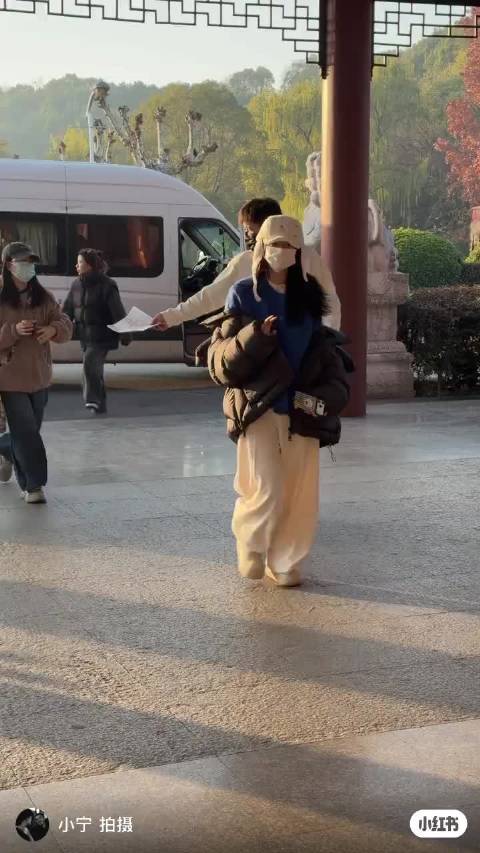 徐若晗12.23玉簟秋上班路透