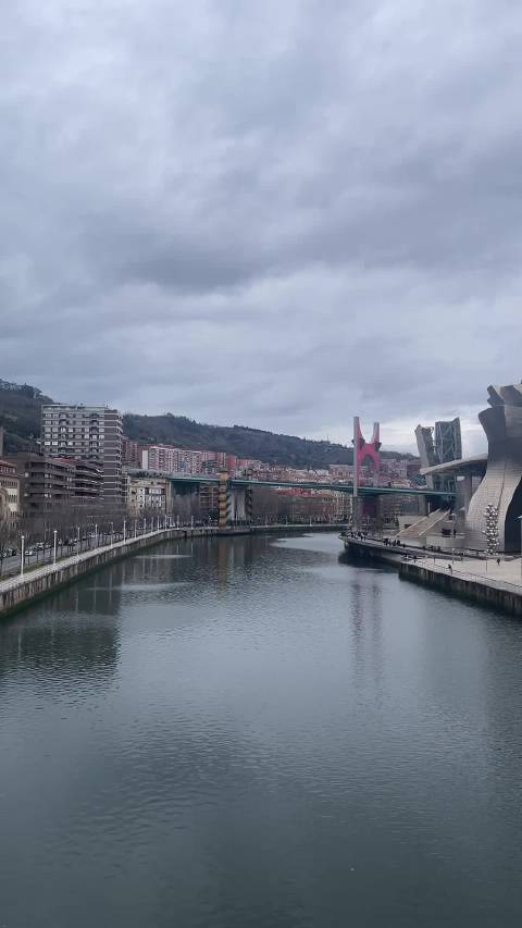 ️球员抵达球场！