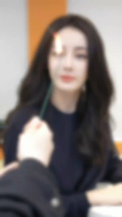 迪丽热巴新剧《枭起青壤》饰演雕塑家聂九罗