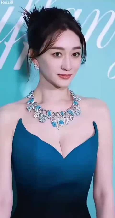 李小冉好身材好气质 姐姐真美