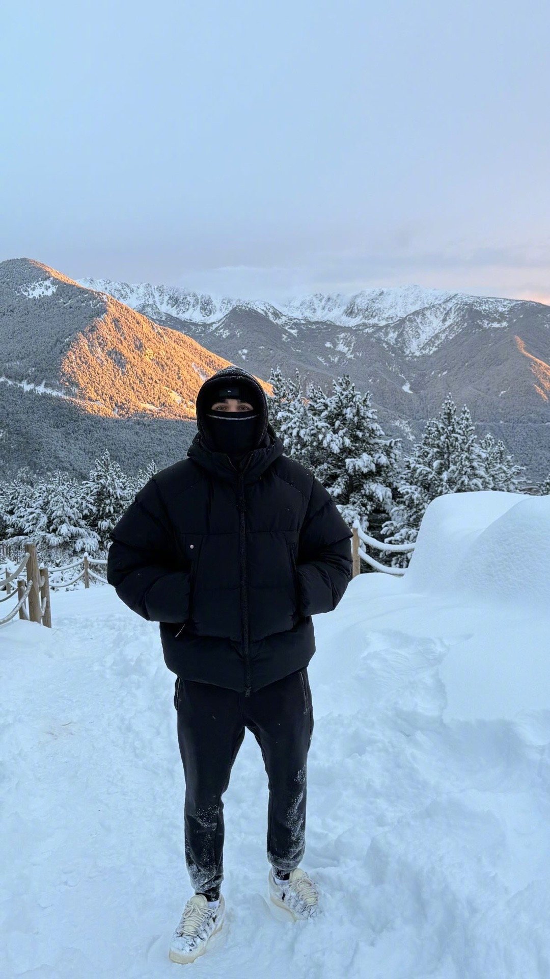 巴萨三小将开启寒假旅行