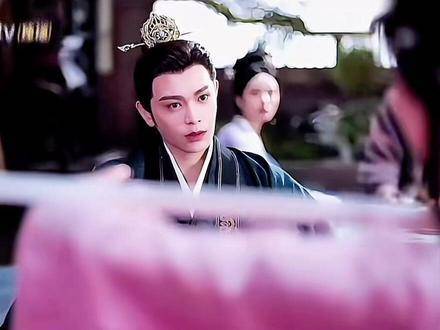 因为一个眼神，竟追完了一整部剧