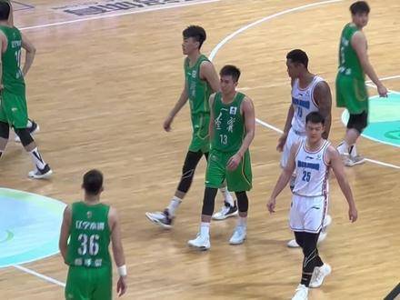 郭艾伦情绪上头，冷静冷静别激动