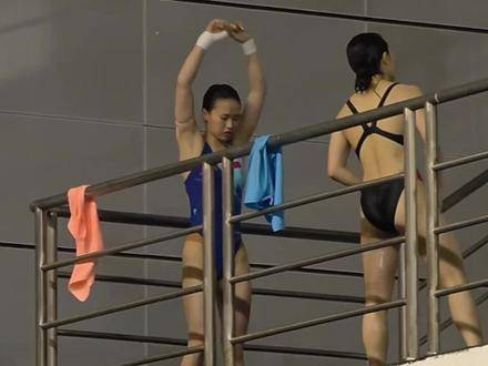 每一次起跳前都专注热身，踏实训练的乐乐！越拼搏，越闪耀