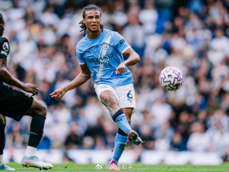 巴萨冬窗寻中卫盯上阿克迪萨西，需紧急方案应对伤病