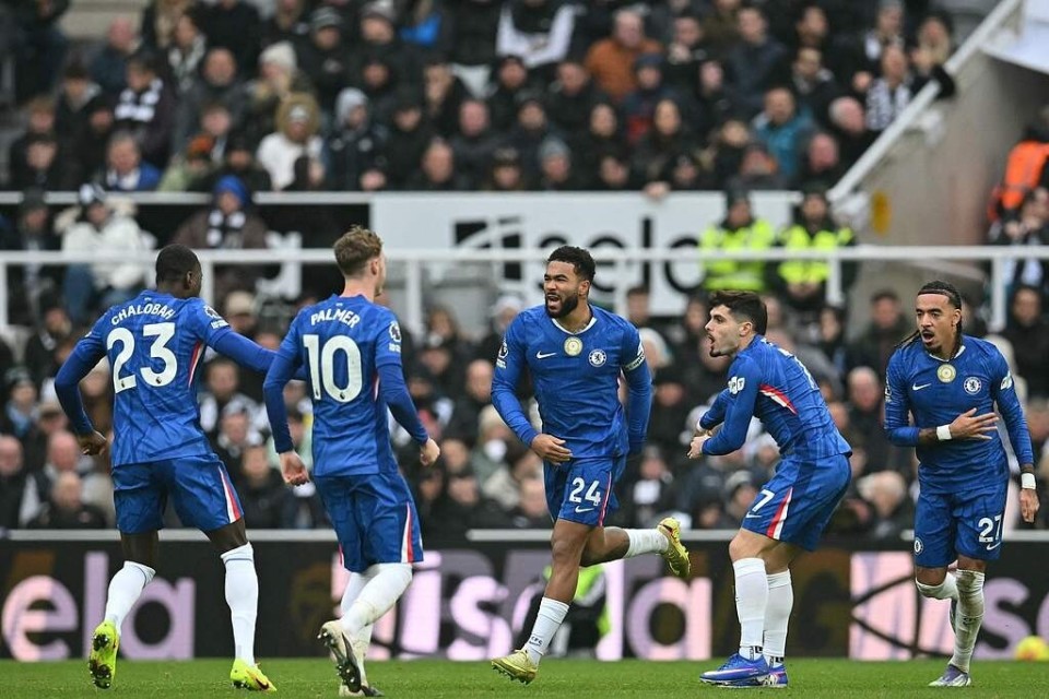 懂球帝X咪咕英超第17轮最佳进球：里斯-詹姆斯远距离任意球