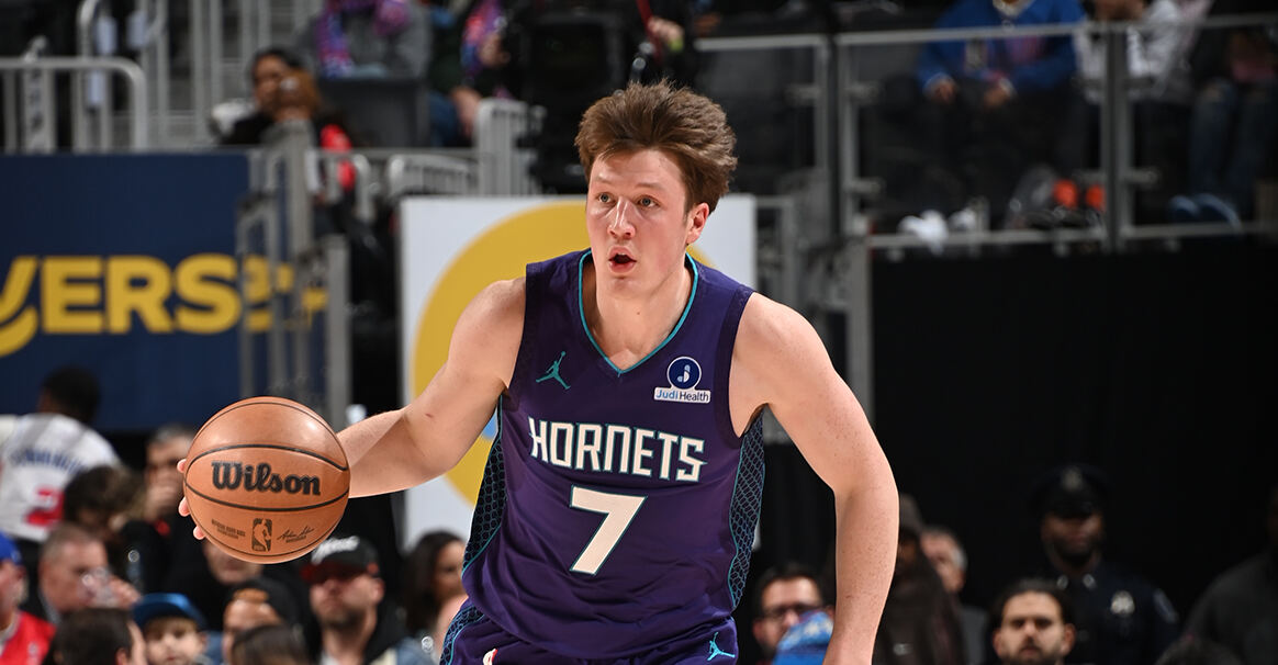 历史最快新秀！克努佩尔仅用29场比赛达成100三分里程碑