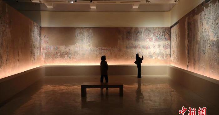 陕西西安：《寿峰寺壁画》微展览吸引市民参观