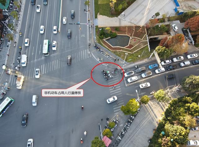 路口渠化再升级，点击解锁如何走→