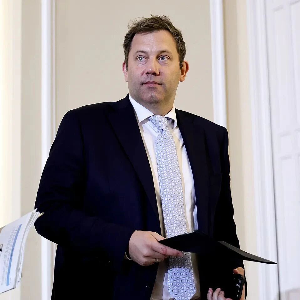 德铁买中国巴士，德财长还“恼”了