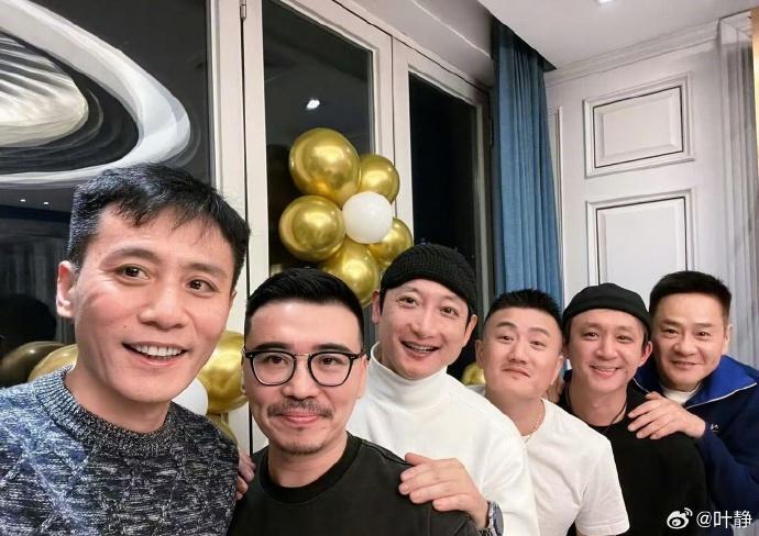 《血色浪漫》剧组21年后重聚首！刘烨叶静连奕名现身，女主孙俪缺席