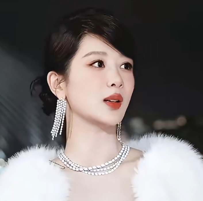 《玉兰花开君再来》开机！杨紫笑容明媚状态好，男主人选太意外！