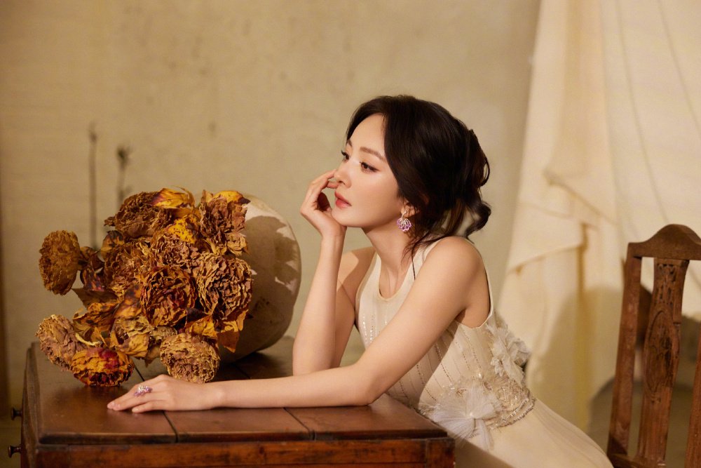 新剧被曝将是古装大女主！杨幂事业真是好起来了，她的转型没白费