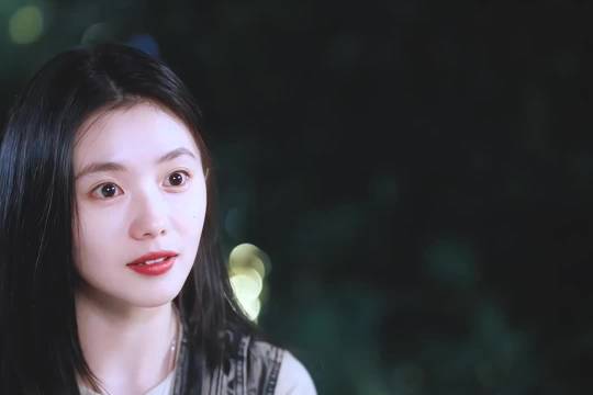 刘浩存王安宇新剧《陷入我们的热恋》上演跨国追爱