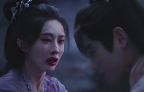 丁禹兮哭戏感染力强，展现不舍无力感